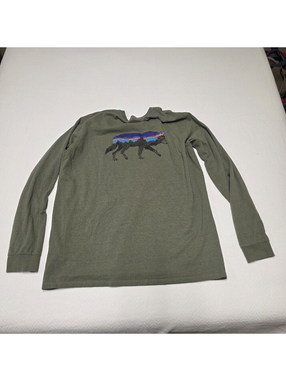 Patagonia T Shirt Extra Large Green With Wolf